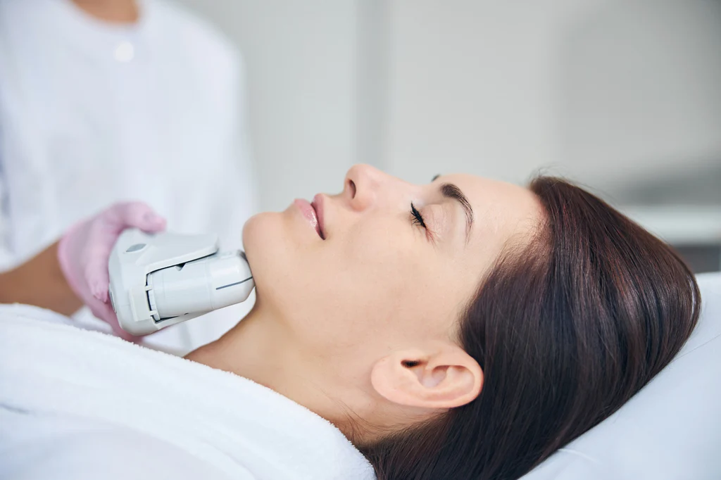 HIFU 7D non-surgical facelift treatment at A.I. Skin Revolution BGC